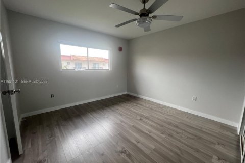 Appartement à louer à Hialeah, Floride: 2 chambres, 75.44 m2 № 2007204 - photo 17
