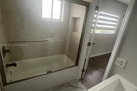 Appartement à louer à Hialeah, Floride: 2 chambres, 75.44 m2 № 2007204 - photo 15