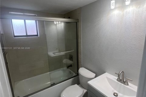 Appartement à louer à Hialeah, Floride: 2 chambres, 75.44 m2 № 2007204 - photo 11