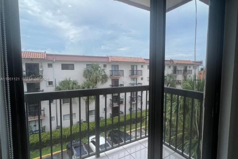 Appartement à louer à Hialeah, Floride: 2 chambres, 75.44 m2 № 2007204 - photo 9