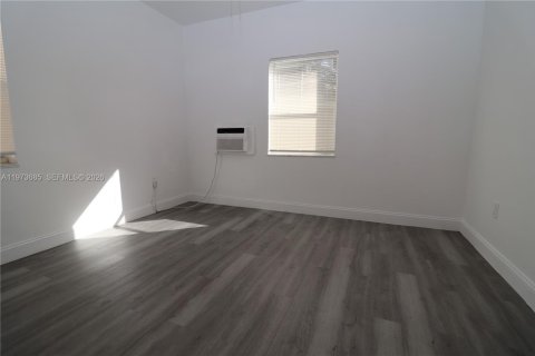 Villa ou maison à louer à Miami Beach, Floride: 1 chambre, 58.06 m2 № 2033329 - photo 16