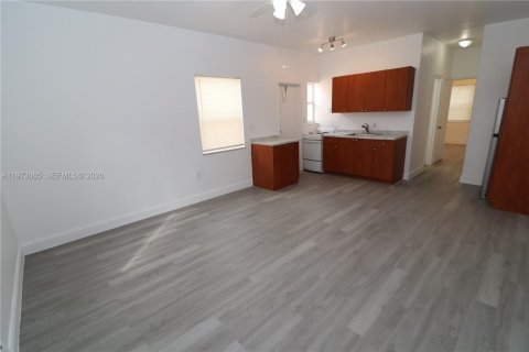 Villa ou maison à louer à Miami Beach, Floride: 1 chambre, 58.06 m2 № 2033329 - photo 20