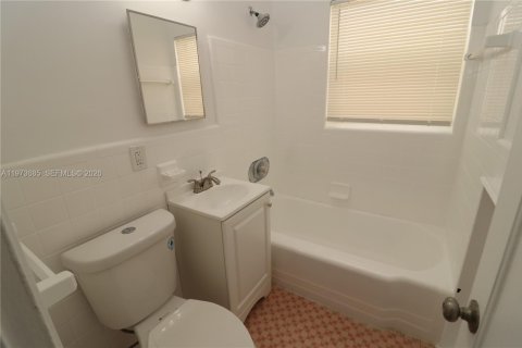 Villa ou maison à louer à Miami Beach, Floride: 1 chambre, 58.06 m2 № 2033329 - photo 12