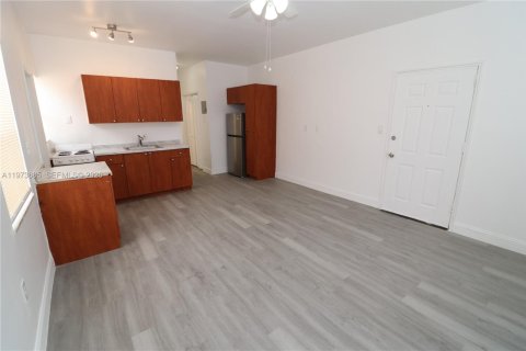 Villa ou maison à louer à Miami Beach, Floride: 1 chambre, 58.06 m2 № 2033329 - photo 19