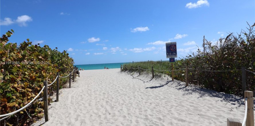 Villa ou maison à Miami Beach, Floride 1 chambre, 58.06 m2 № 2033329