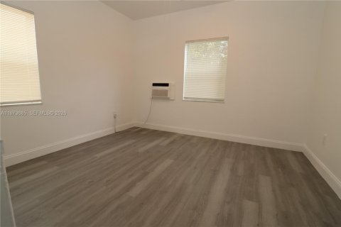 Villa ou maison à louer à Miami Beach, Floride: 1 chambre, 58.06 m2 № 2033329 - photo 23