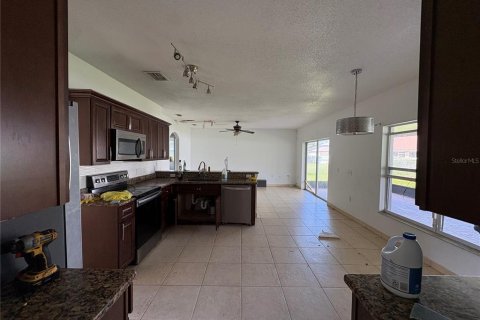 Casa en venta en Kissimmee, Florida, 4 dormitorios, 200.85 m2 № 2347780 - foto 6