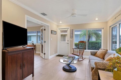 House in Sarasota, Florida 2 bedrooms, 115.38 sq.m. № 1817487 - photo 3