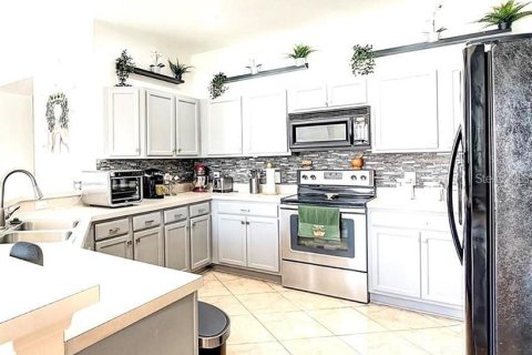Villa ou maison à vendre à Kissimmee, Floride: 4 chambres, 237.92 m2 № 1787820 - photo 3