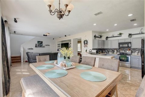 Villa ou maison à vendre à Kissimmee, Floride: 4 chambres, 237.92 m2 № 1787820 - photo 18