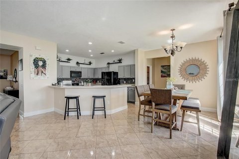 Villa ou maison à vendre à Kissimmee, Floride: 4 chambres, 237.92 m2 № 1787820 - photo 13