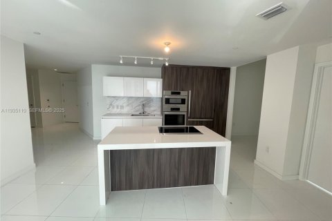 Condominio en venta en Miami, Florida, 2 dormitorios, 144.93 m2 № 1993279 - foto 2