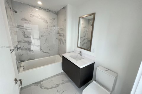 Condominio en venta en Miami, Florida, 2 dormitorios, 144.93 m2 № 1993279 - foto 19