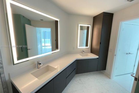 Condominio en venta en Miami, Florida, 2 dormitorios, 144.93 m2 № 1993279 - foto 11