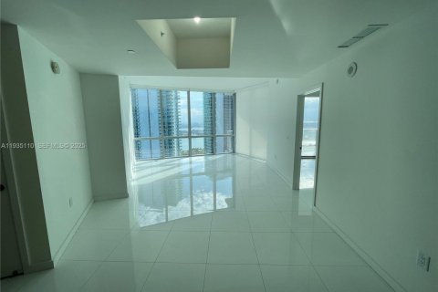 Condominio en venta en Miami, Florida, 2 dormitorios, 144.93 m2 № 1993279 - foto 1