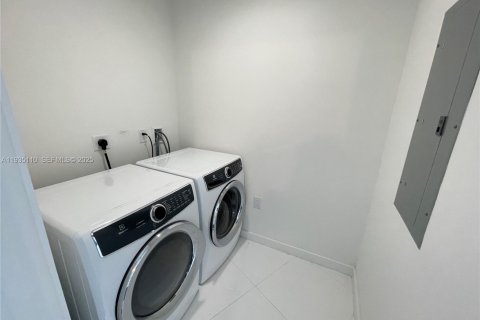 Condominio en venta en Miami, Florida, 2 dormitorios, 144.93 m2 № 1993279 - foto 17