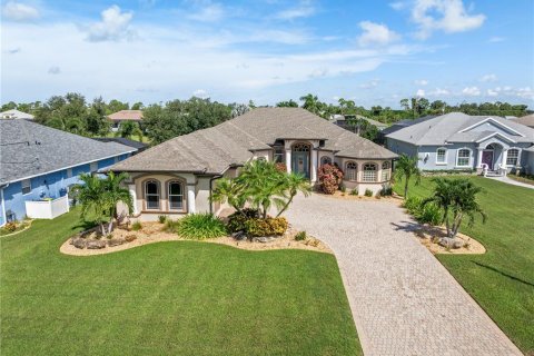 Casa en Rotonda, Florida 4 dormitorios, 270.81 m2 № 2383723
