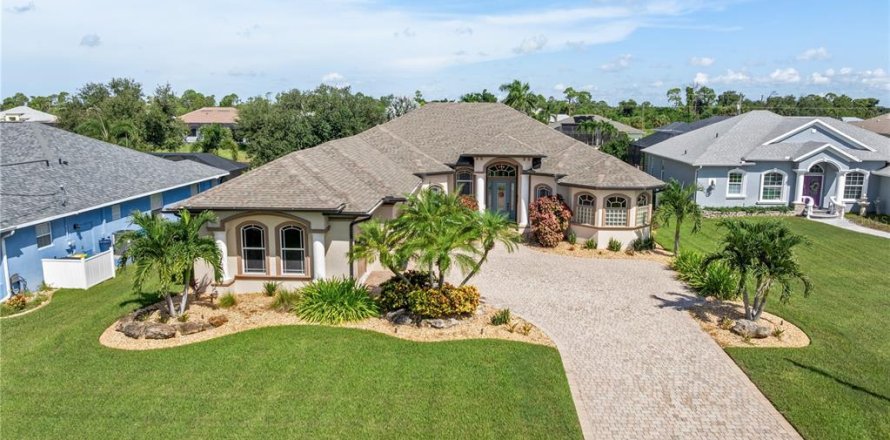 Casa en Rotonda, Florida 4 dormitorios, 270.81 m2 № 2383723