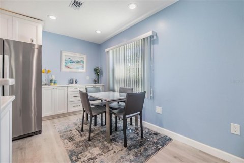 Copropriété à vendre à Clearwater, Floride: 2 chambres, 100.98 m2 № 1805117 - photo 13