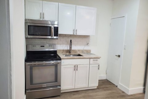 Touwnhouse à louer à Hollywood, Floride: 2 chambres, 65.03 m2 № 2312106 - photo 2