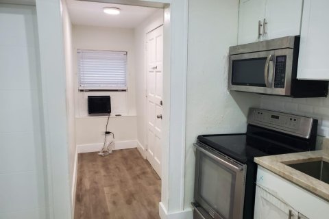Touwnhouse à louer à Hollywood, Floride: 2 chambres, 65.03 m2 № 2312106 - photo 4