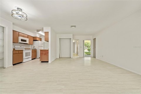 Casa en venta en Tampa, Florida, 4 dormitorios, 181.16 m2 № 1841591 - foto 10
