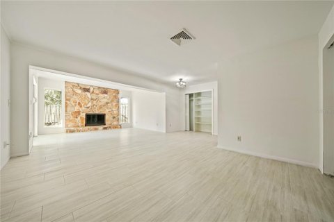 Casa en venta en Tampa, Florida, 4 dormitorios, 181.16 m2 № 1841591 - foto 11