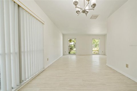 Casa en venta en Tampa, Florida, 4 dormitorios, 181.16 m2 № 1841591 - foto 6