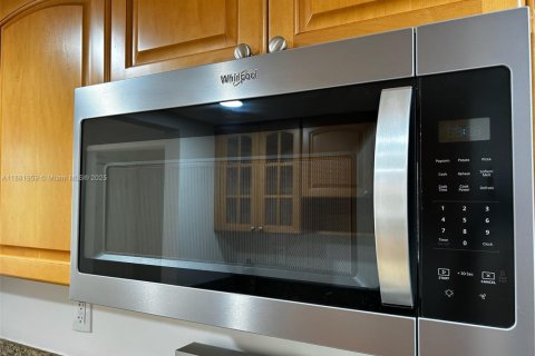 Купить кондоминиум в Плантация, Флорида 2 спальни, 90.12м2, № 1933701 - фото 9