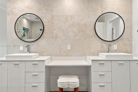 Casa en venta en Palmetto Bay, Florida, 4 dormitorios, 266.91 m2 № 2423073 - foto 4
