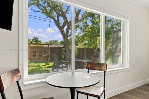Casa en venta en Palmetto Bay, Florida, 4 dormitorios, 266.91 m2 № 2423073 - foto 2