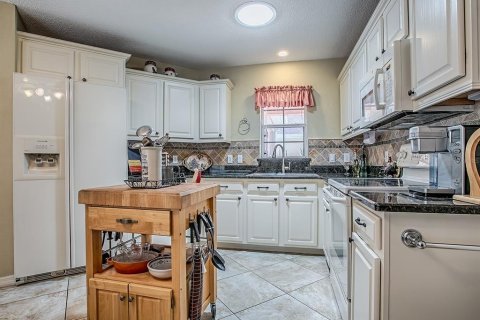 Купить виллу или дом в Те-Виллиджис, Флорида 7 комнат, 160.91м2, № 1840596 - фото 21