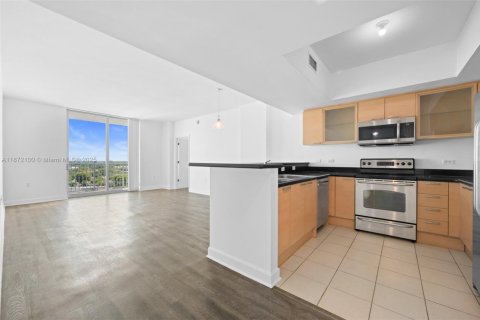 Condo in Hollywood, Florida, 2 bedrooms  № 1920333 - photo 6