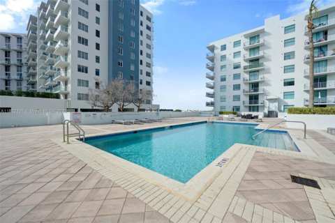 Condo in Hollywood, Florida, 2 bedrooms  № 1920333 - photo 23