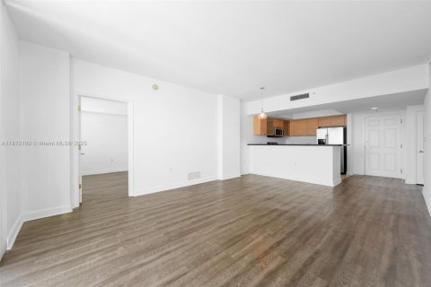 Condo in Hollywood, Florida, 2 bedrooms  № 1920333 - photo 4