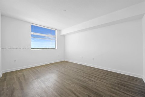 Condo in Hollywood, Florida, 2 bedrooms  № 1920333 - photo 14