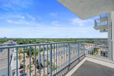 Condo in Hollywood, Florida, 2 bedrooms  № 1920333 - photo 22