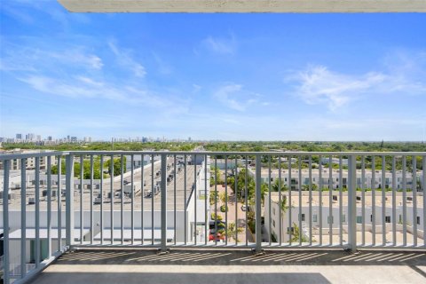Condo in Hollywood, Florida, 2 bedrooms  № 1920333 - photo 20