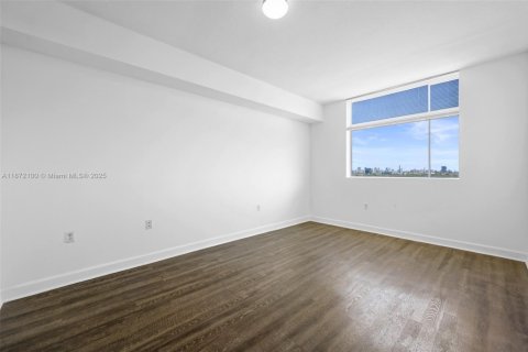 Condo in Hollywood, Florida, 2 bedrooms  № 1920333 - photo 9