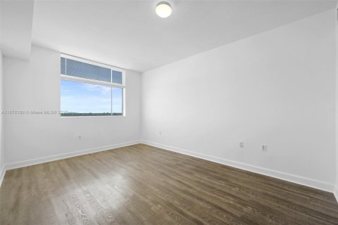 Condo in Hollywood, Florida, 2 bedrooms  № 1920333 - photo 10