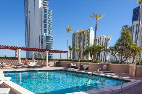 Condominio en venta en Sunny Isles Beach, Florida, 3 dormitorios, 111.48 m2 № 2434358 - foto 16