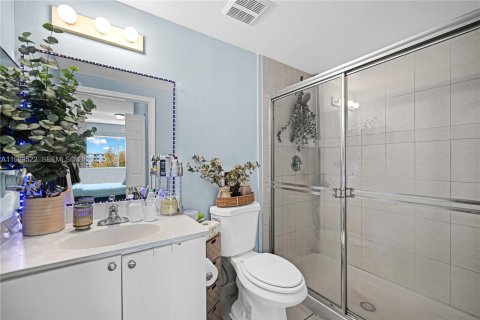 Condo in Cutler Bay, Florida, 2 bedrooms № 2241386 - photo 14