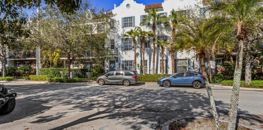 Townhouse in Delray Beach, Florida 3 bedrooms, 221.48 sq.m. № 984248