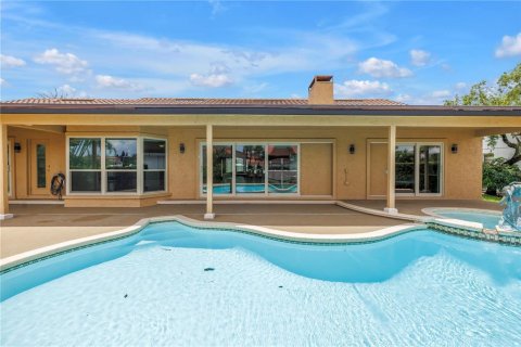 House in Saint Petersburg, Florida 3 bedrooms, 236.71 sq.m. № 1801806 - photo 10