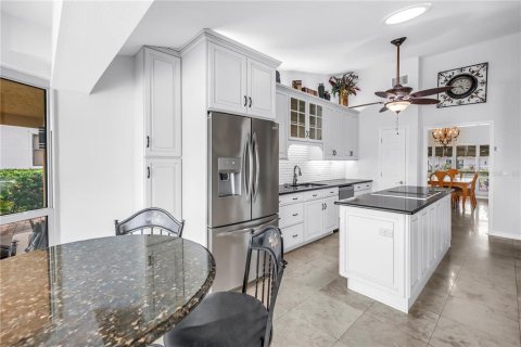 House in Saint Petersburg, Florida 3 bedrooms, 236.71 sq.m. № 1801806 - photo 30
