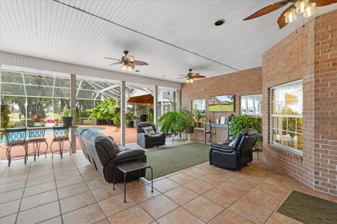 House in Chiefland, Florida 4 bedrooms, 269.23 sq.m. № 2144079 - photo 18