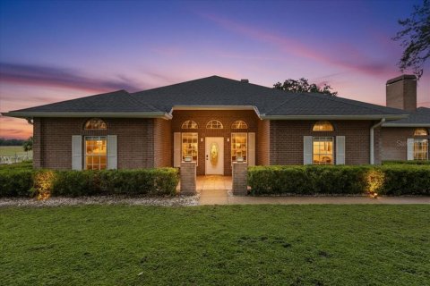 Villa ou maison à Chiefland, Floride 4 chambres, 269.23 m2 № 2144079