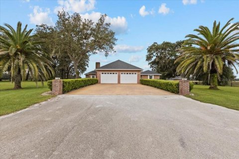 House in Chiefland, Florida 4 bedrooms, 269.23 sq.m. № 2144079 - photo 6