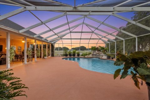 House in Chiefland, Florida 4 bedrooms, 269.23 sq.m. № 2144079 - photo 11