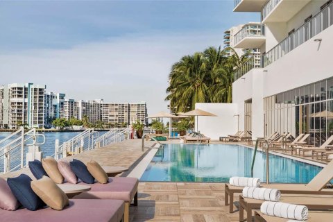 Copropriété à louer à Hollywood, Floride: 2 chambres, 98.48 m2 № 1738215 - photo 25